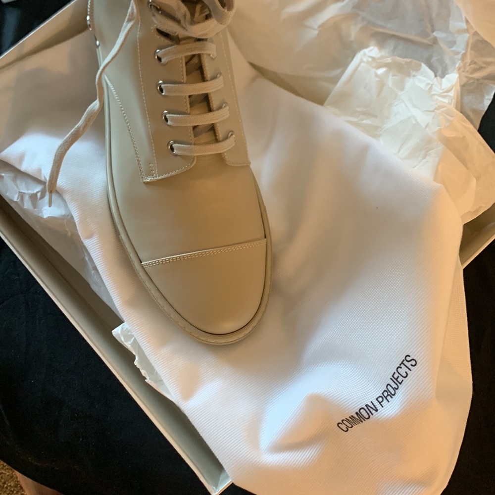 Common Projects Training Sneaker Leather Taupe - image 3